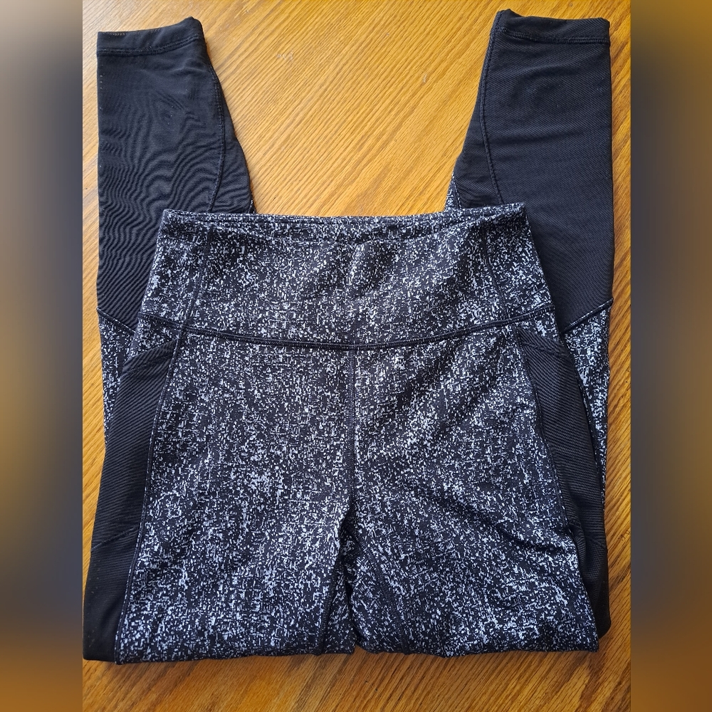 Lululemon Leggings with Mesh Size 6